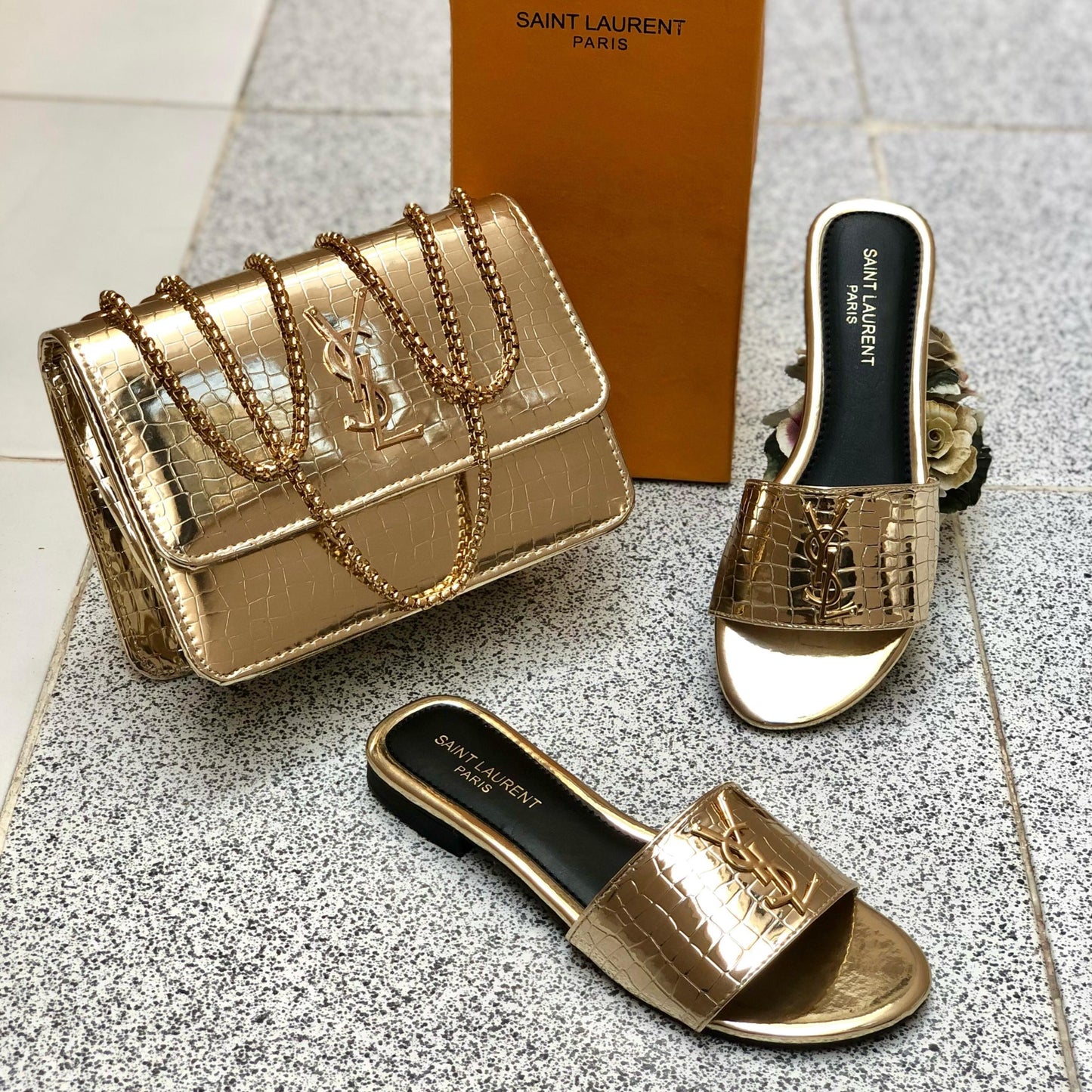 Elegant Croc-Texture Handbag & Slides Set – Black | White | Gold
